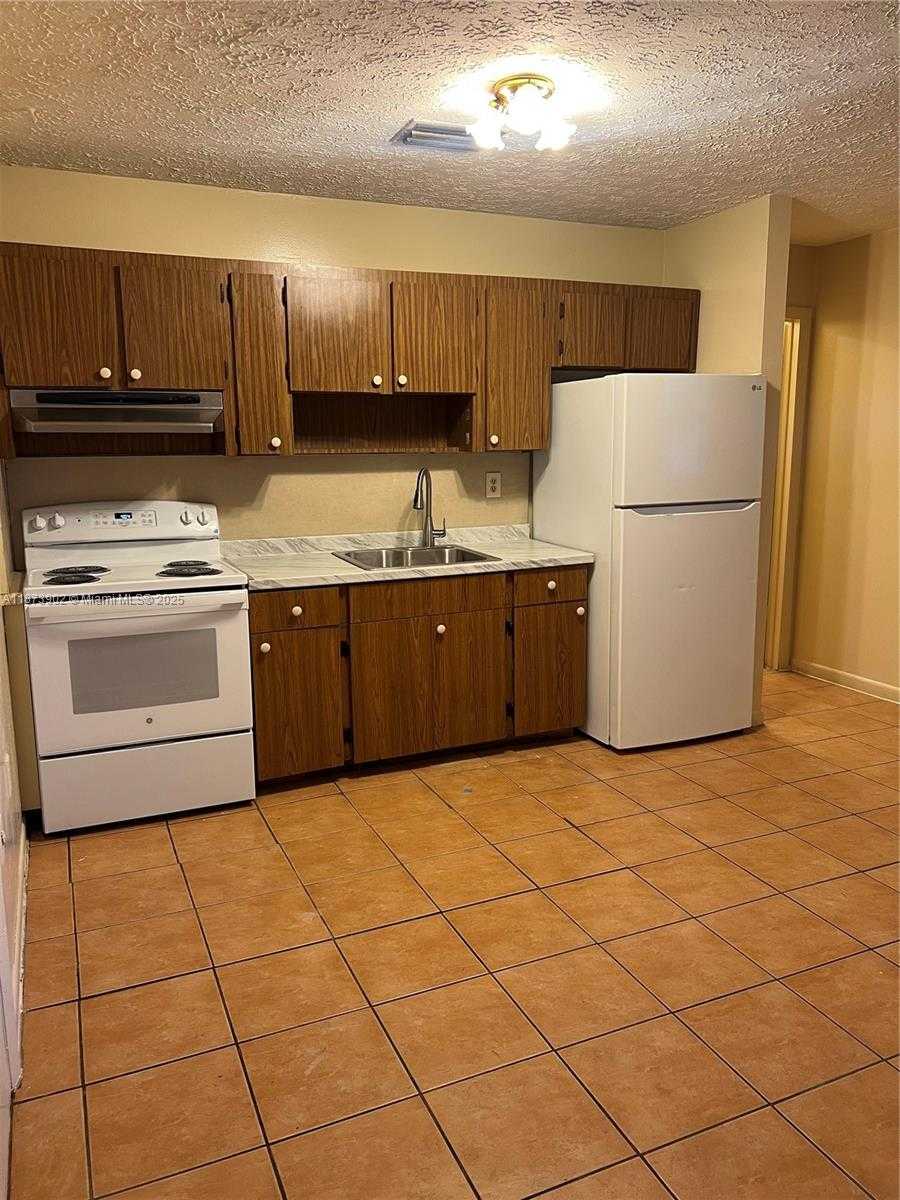 Small Image of 1581 NORTH EAST 117TH ST, Miami Number 11