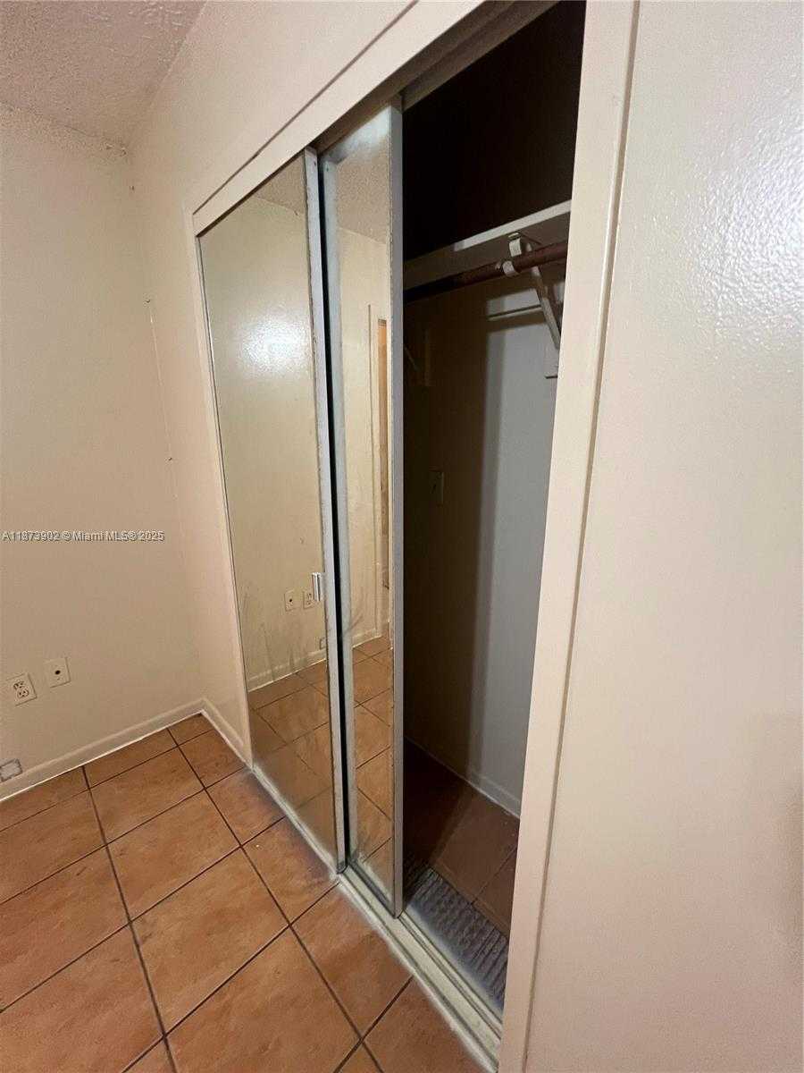 Small Image of 1581 NORTH EAST 117TH ST, Miami Number 14