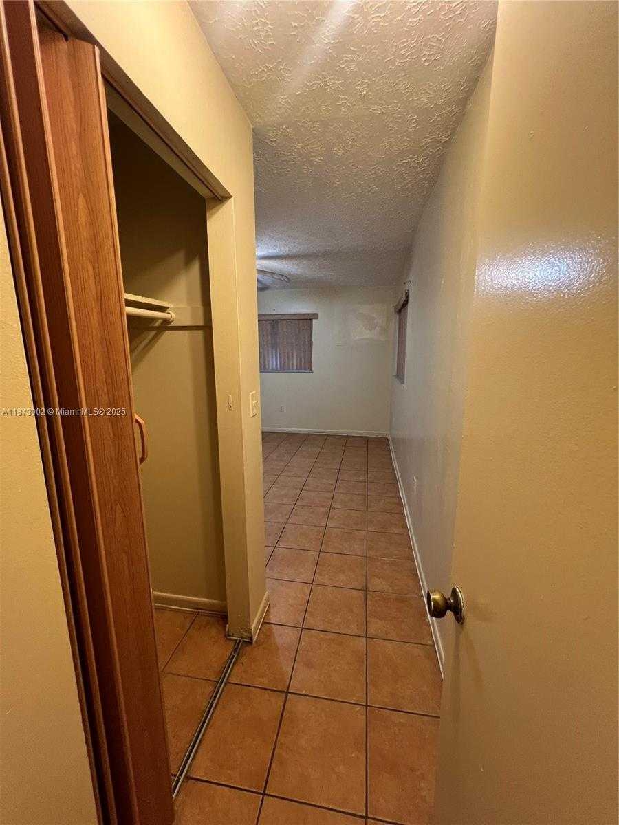 Small Image of 1581 NORTH EAST 117TH ST, Miami Number 16