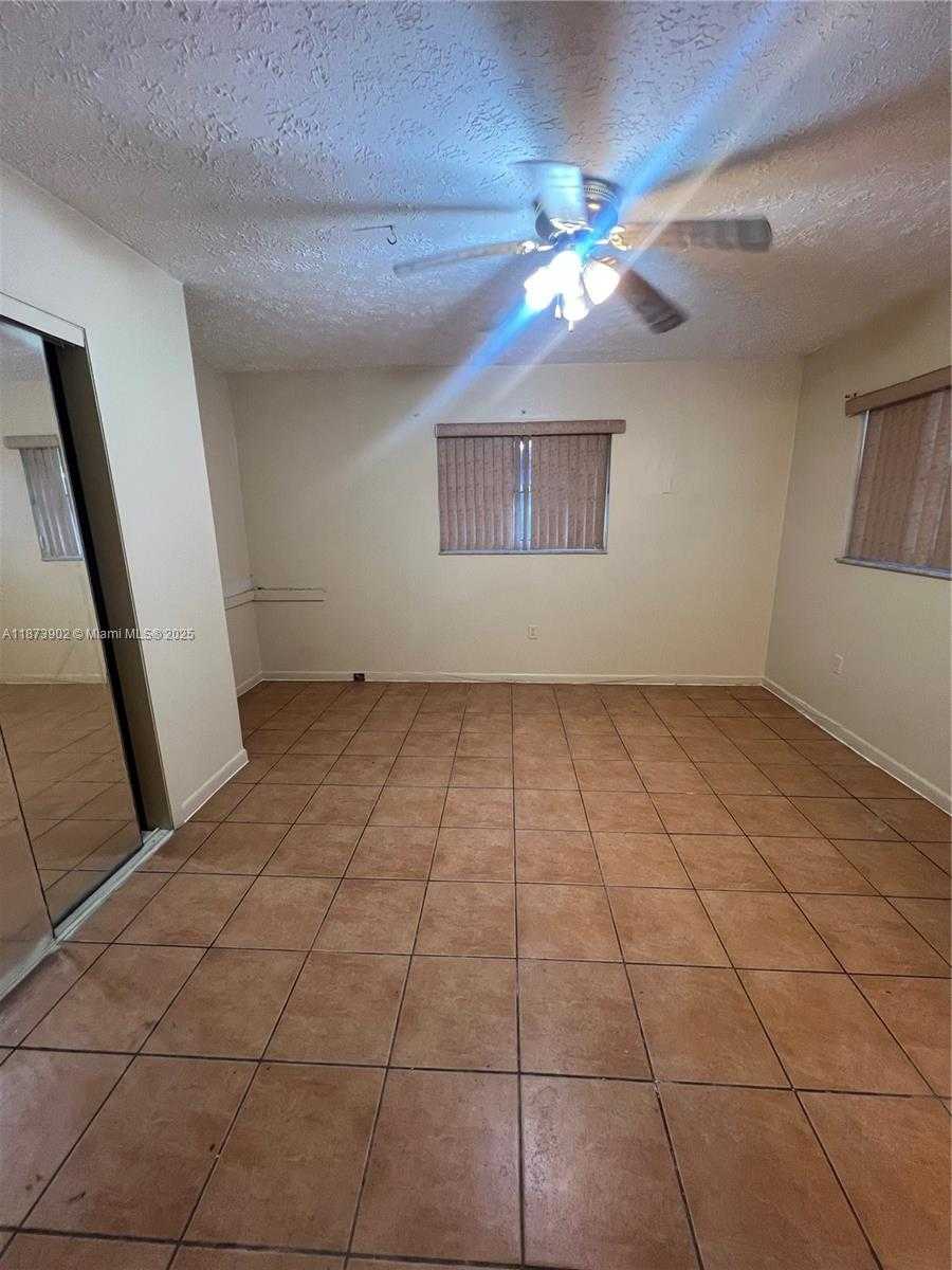 Small Image of 1581 NORTH EAST 117TH ST, Miami Number 17