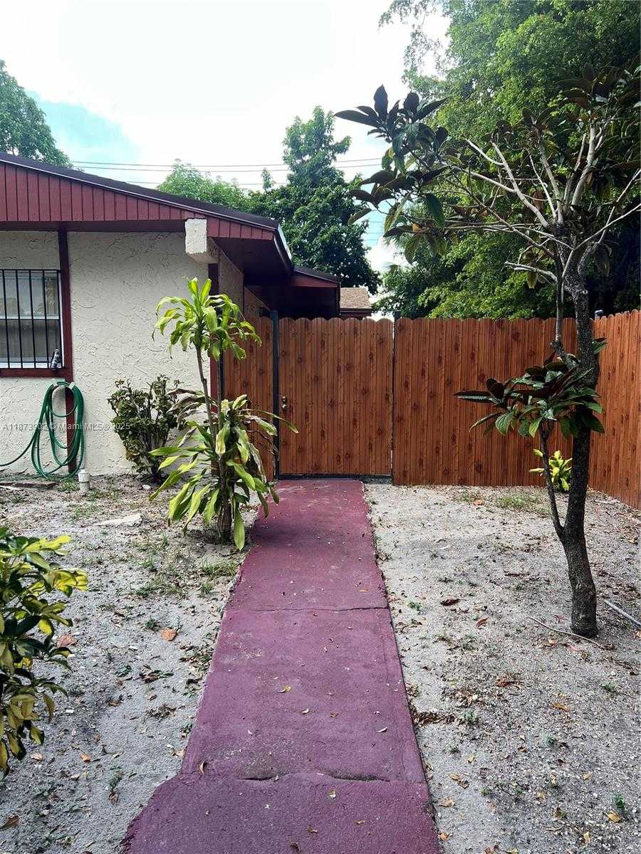 Small Image of 1581 NORTH EAST 117TH ST, Miami Number 5