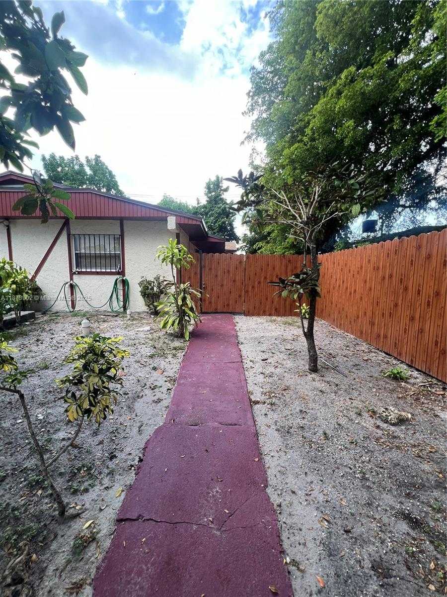 Small Image of 1581 NORTH EAST 117TH ST, Miami Number 6