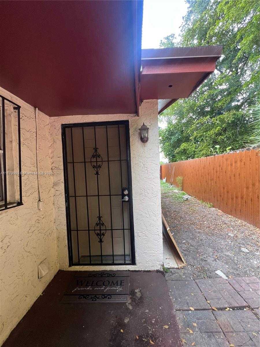 Small Image of 1581 NORTH EAST 117TH ST, Miami Number 7