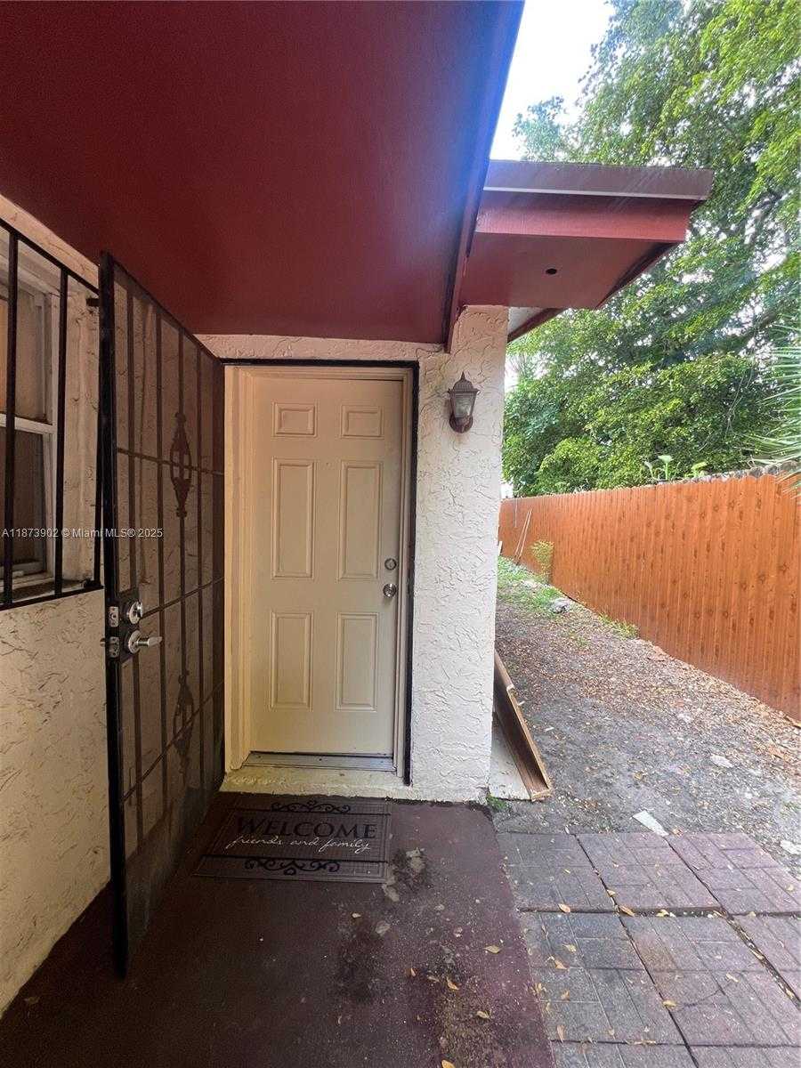 Small Image of 1581 NORTH EAST 117TH ST, Miami Number 8
