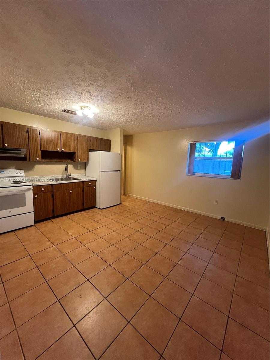 Small Image of 1581 NORTH EAST 117TH ST, Miami Number 9