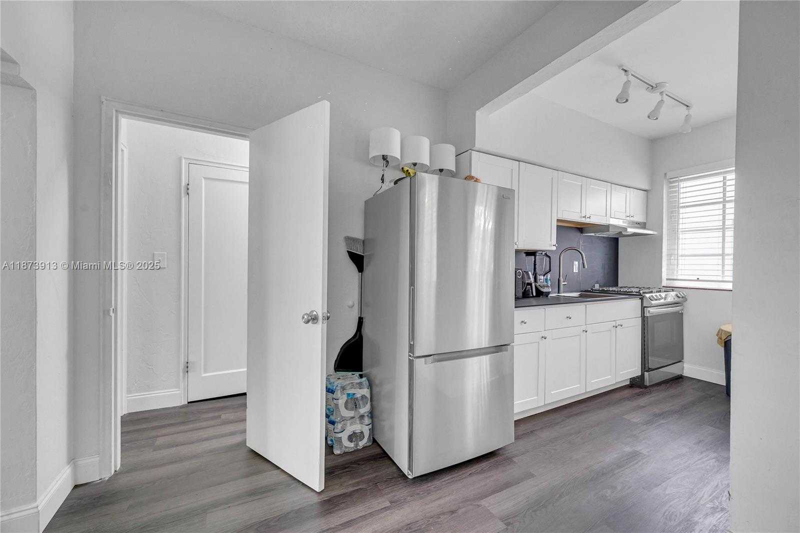 Small Image of 1124 PENNSYLVANIA AVE, Miami Beach Number 18