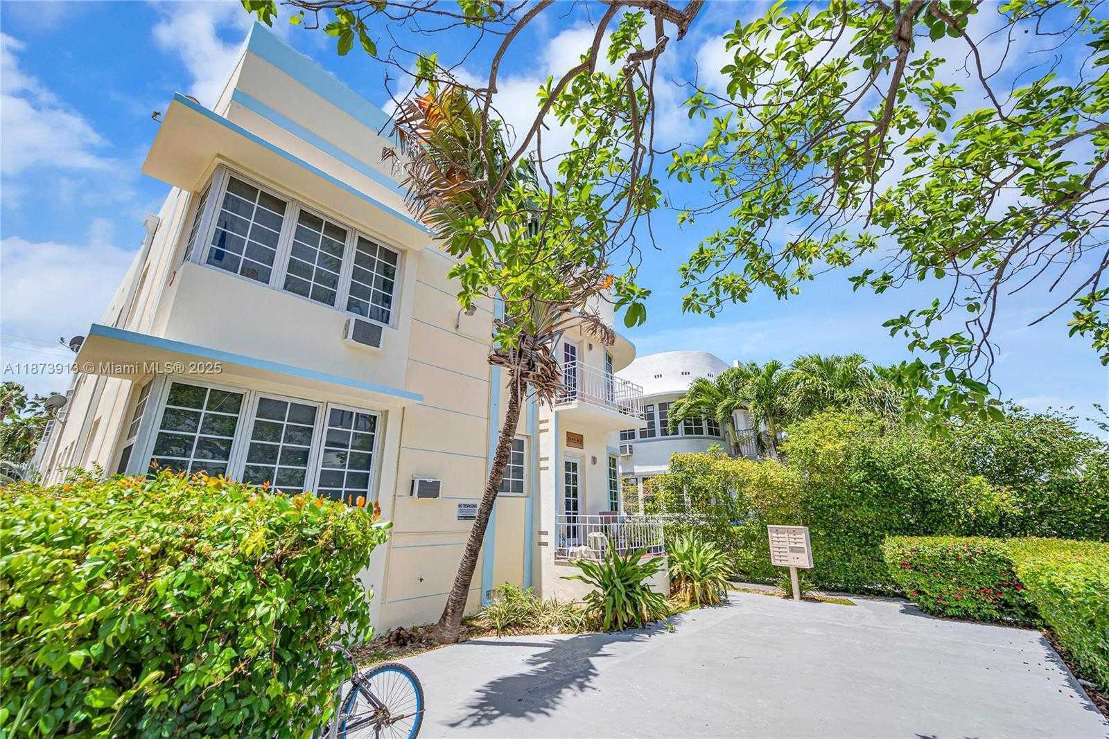 Small Image of 1124 PENNSYLVANIA AVE, Miami Beach Number 3