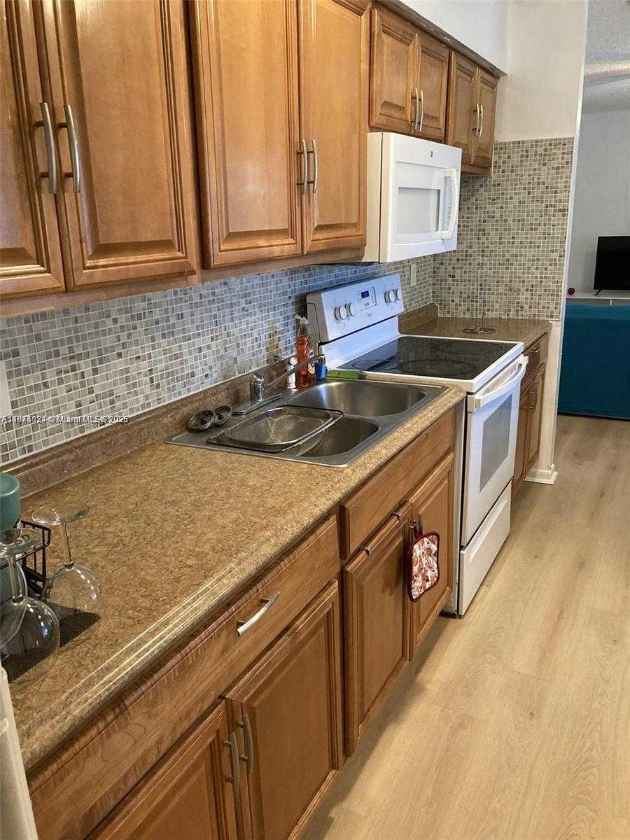 Small Image of 6132 SOUTH WEST 39TH ST #2, Miramar Number 20