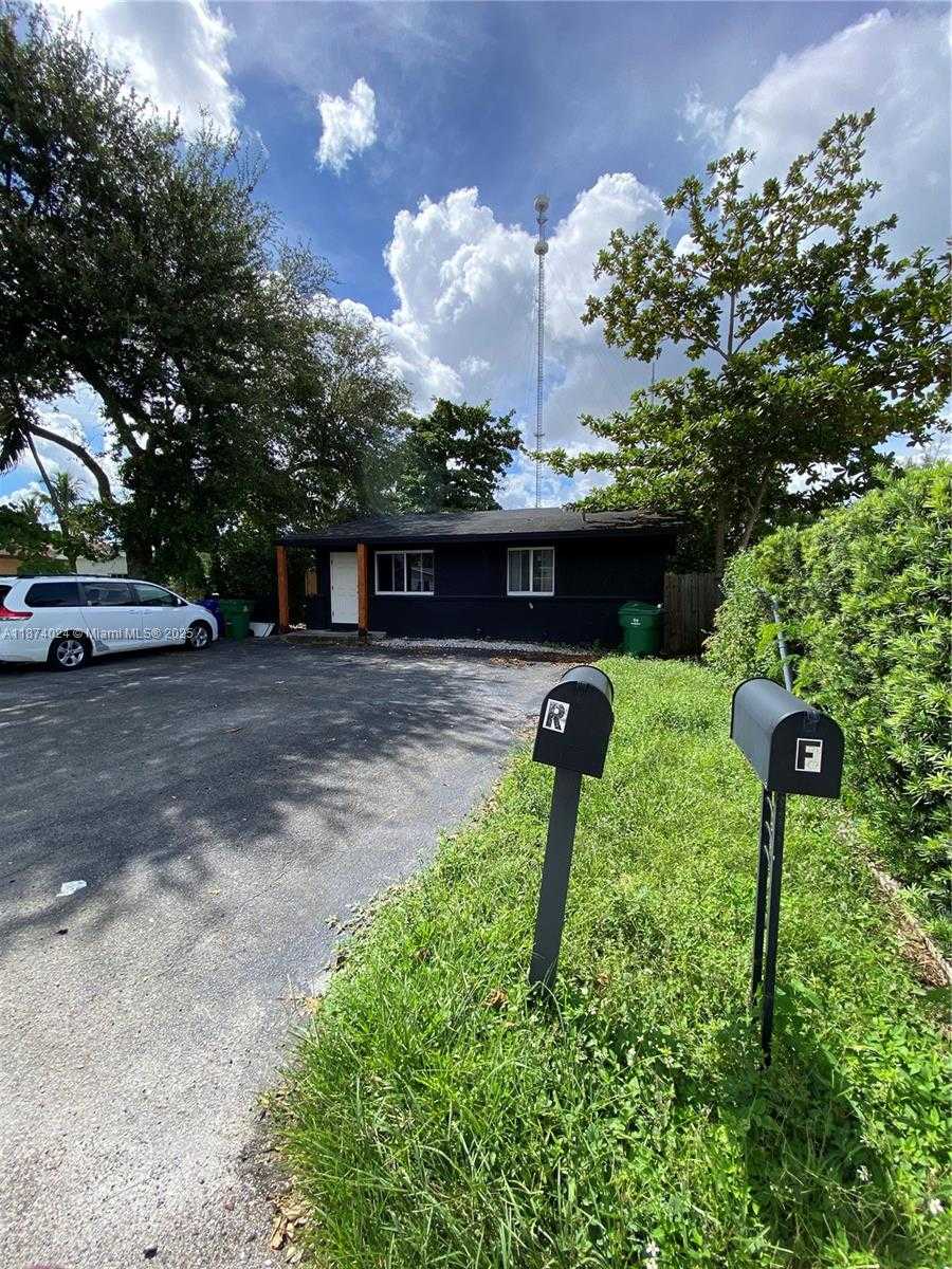 Small Image of 6132 SOUTH WEST 39TH ST #2, Miramar Number 4
