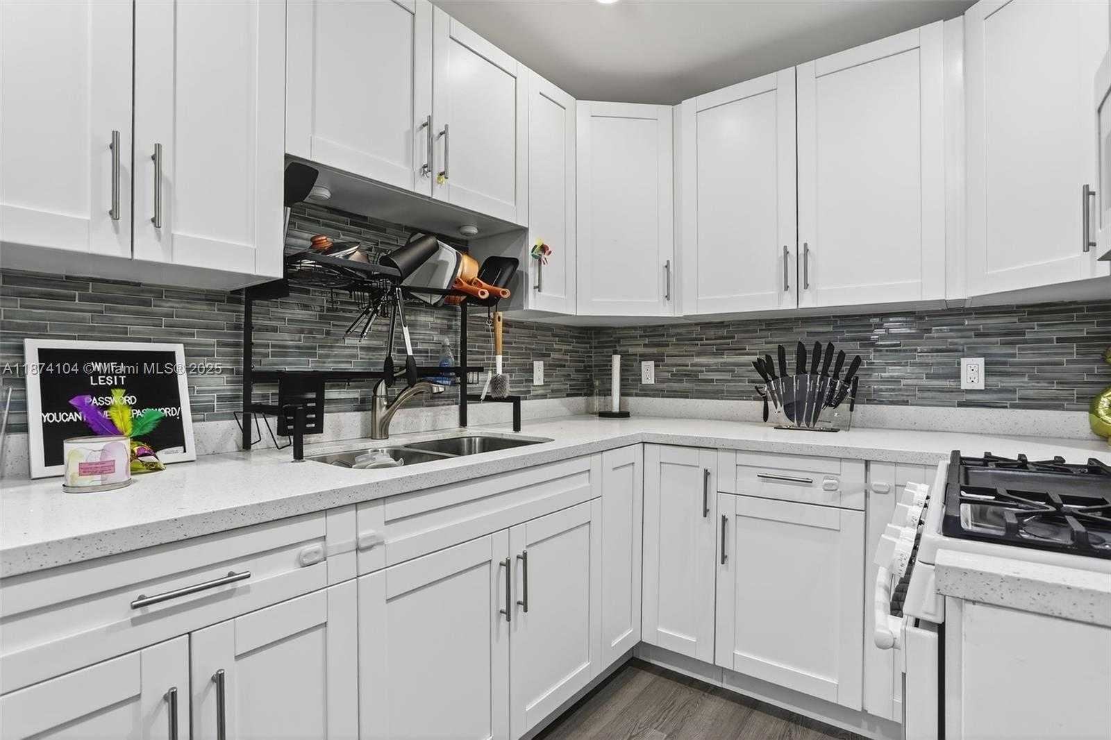 Small Image of 920 SOUTH WEST 30TH ST #3, Fort Lauderdale Number 18