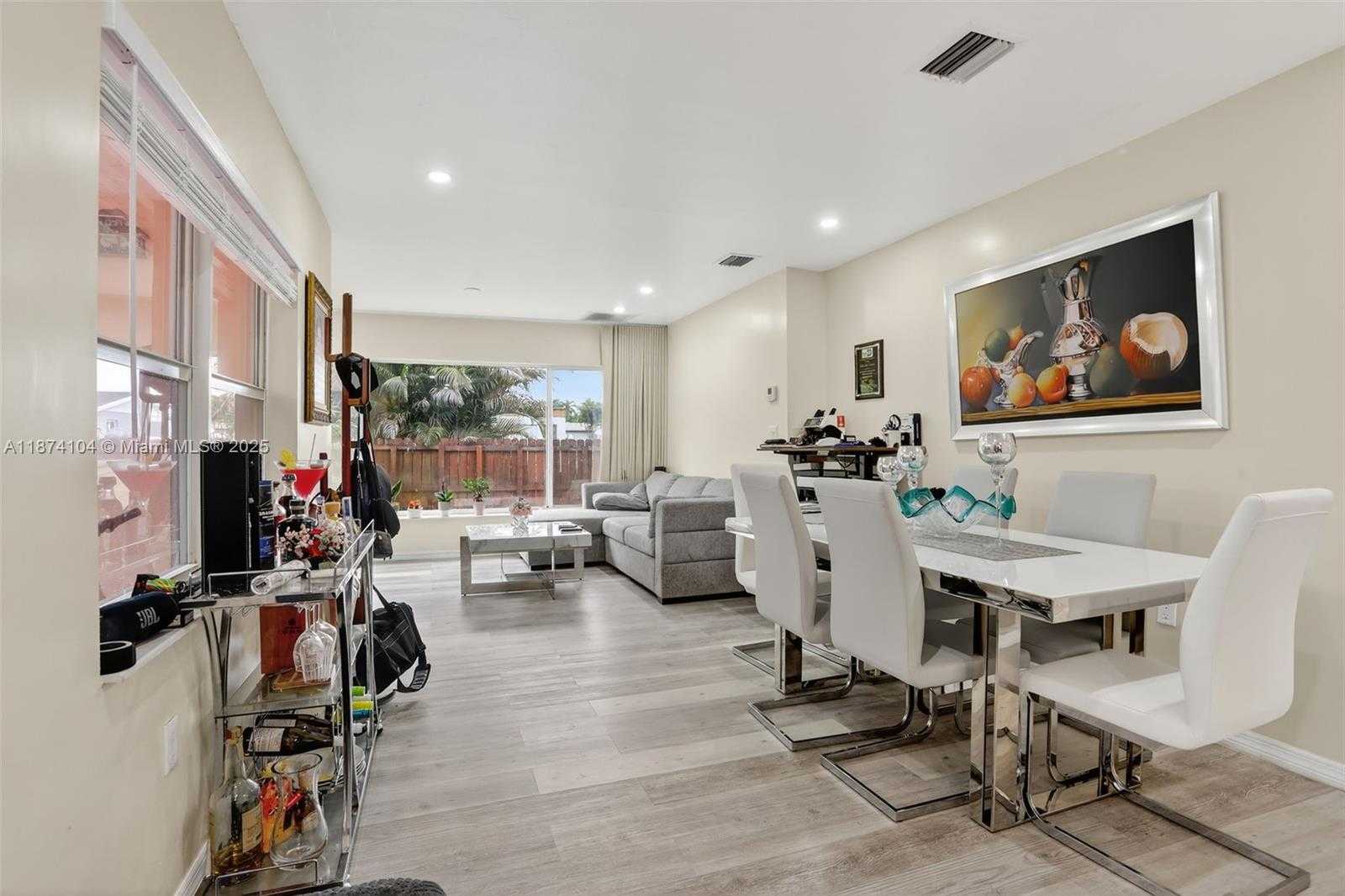 Small Image of 920 SOUTH WEST 30TH ST #3, Fort Lauderdale Number 24