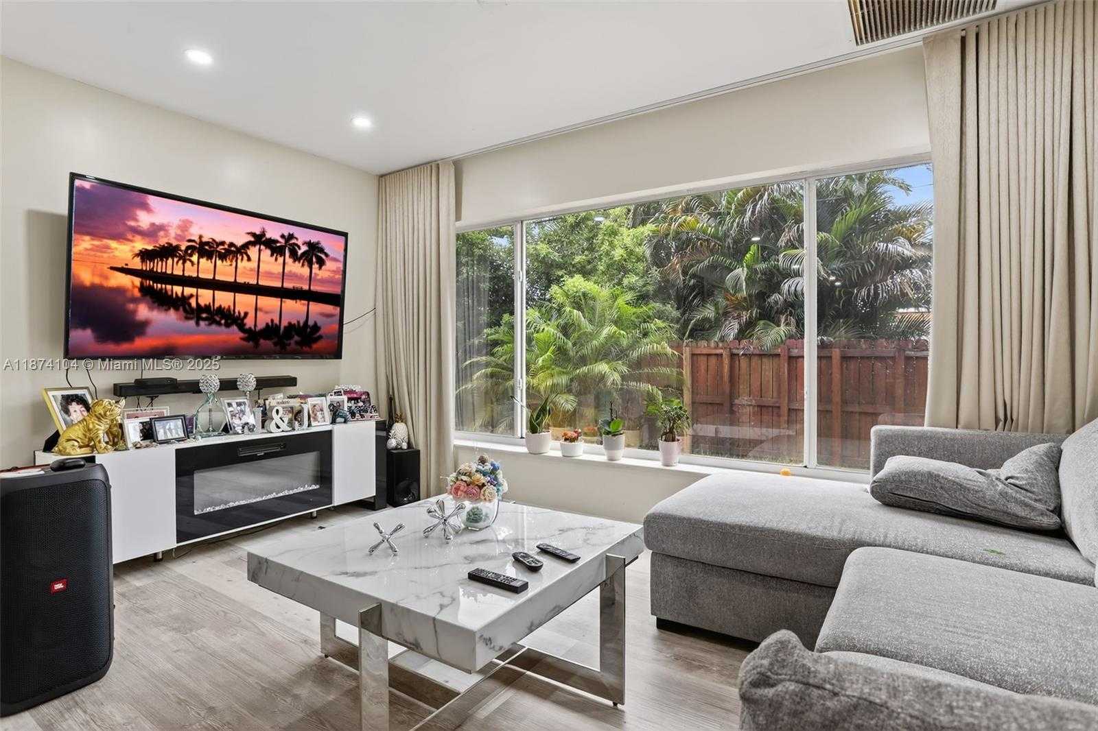 Small Image of 920 SOUTH WEST 30TH ST #3, Fort Lauderdale Number 5