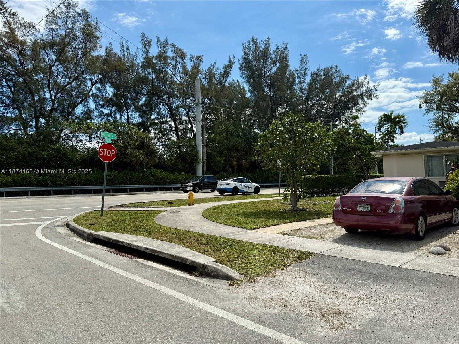 Small Image of 1570 NORTH EAST 130TH ST, North Miami Number 9