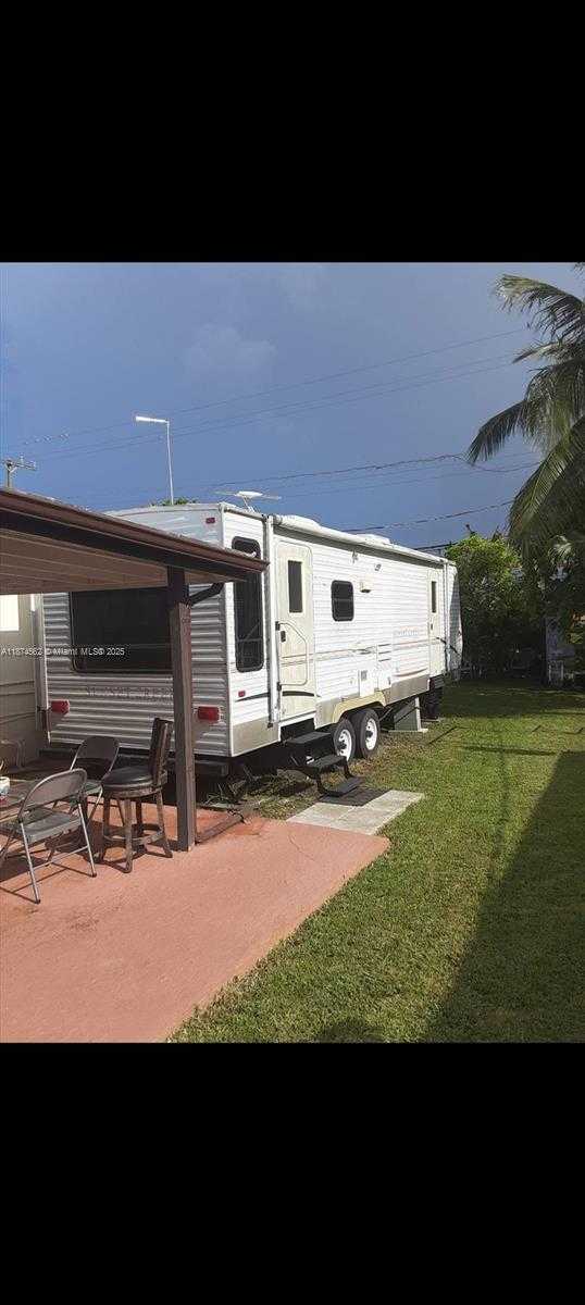 Small Image of 9360 SOUTH WEST 37TH ST #3, Miami Number 17