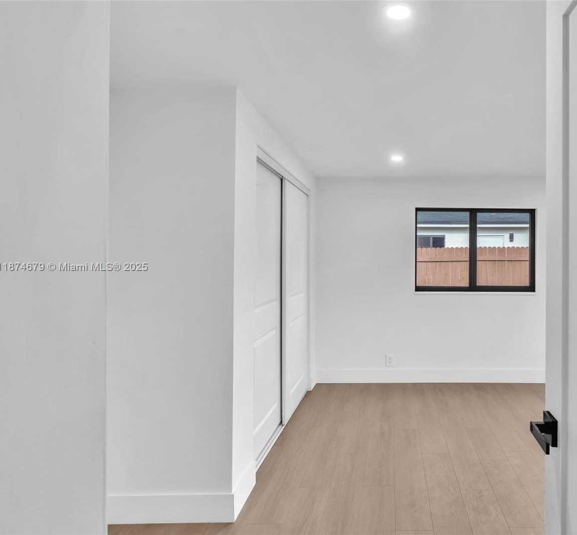 Small Image of 1123 NORTH EAST 1ST AVE #2, Fort Lauderdale Number 21