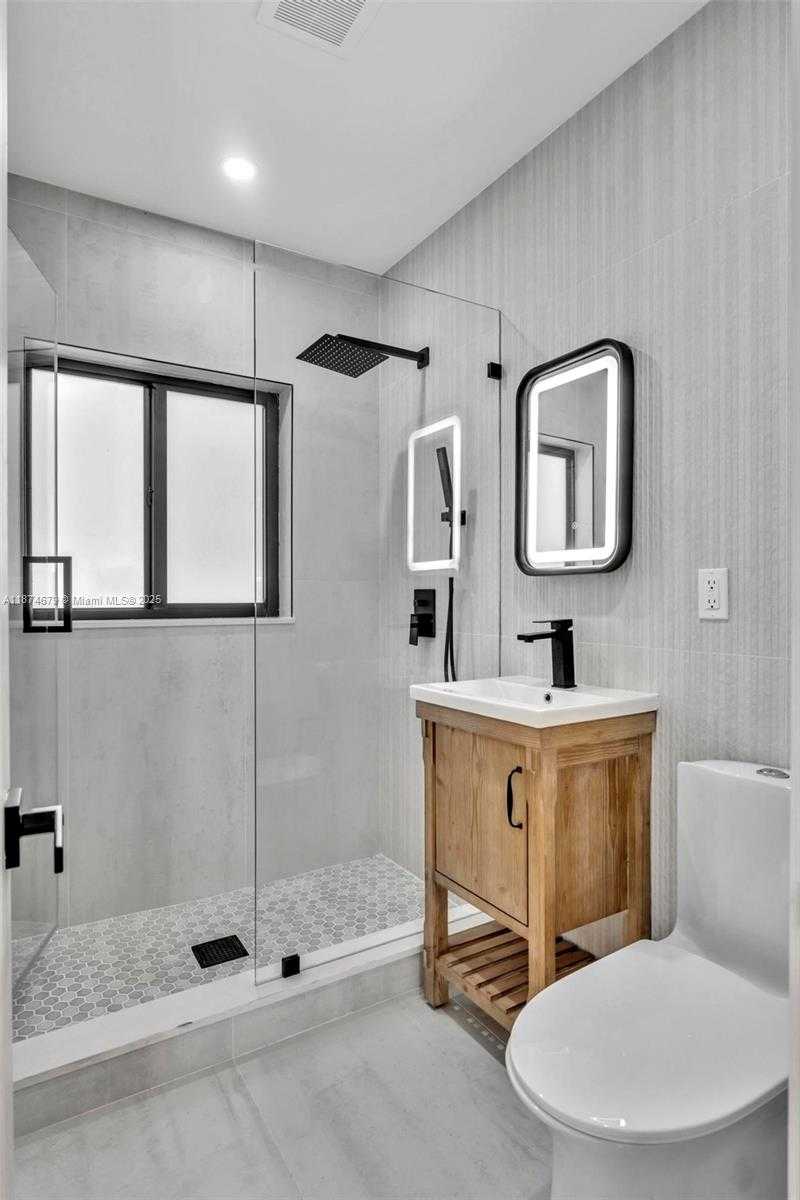 Small Image of 1123 NORTH EAST 1ST AVE #2, Fort Lauderdale Number 27