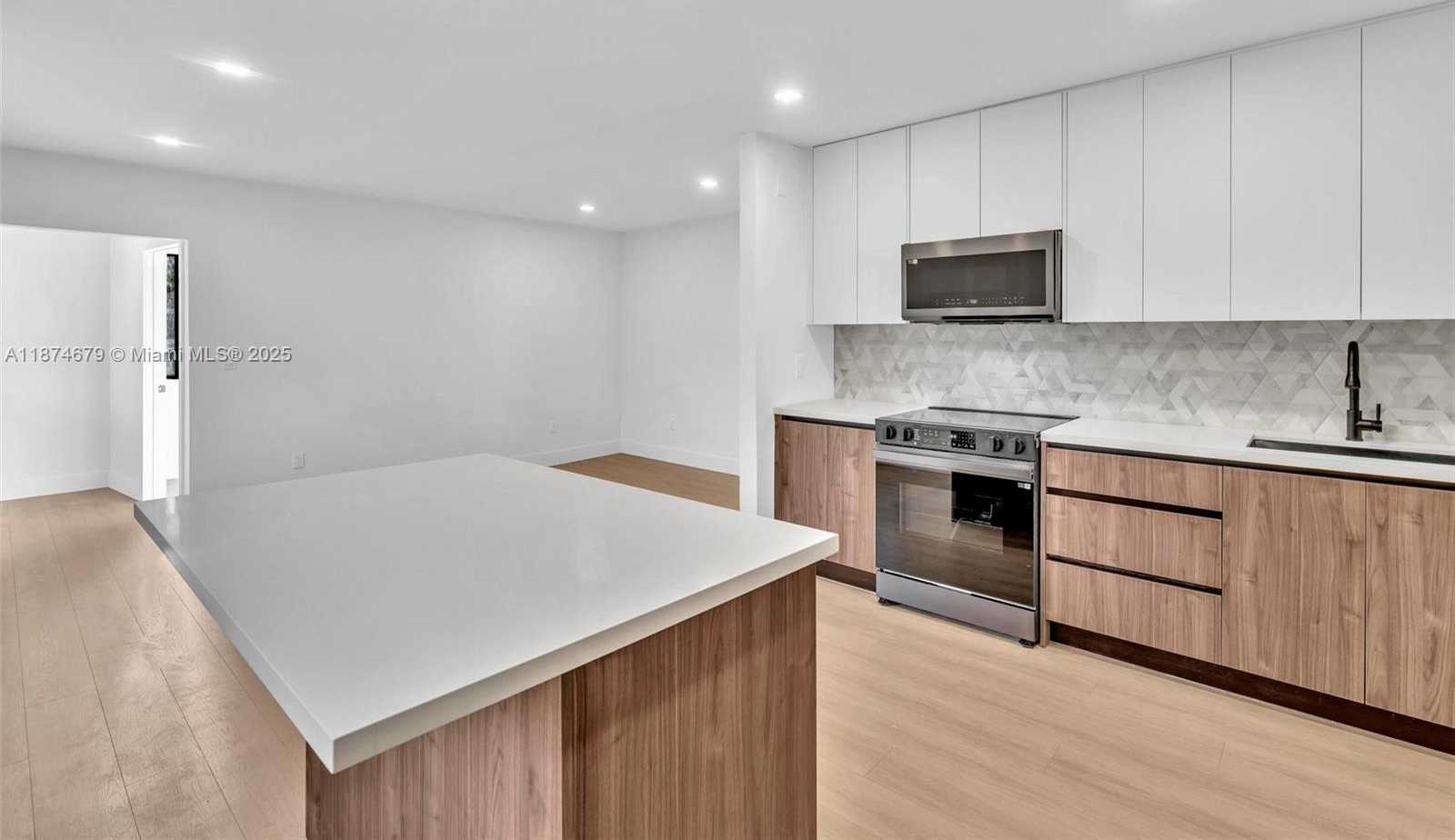 Small Image of 1123 NORTH EAST 1ST AVE #2, Fort Lauderdale Number 3