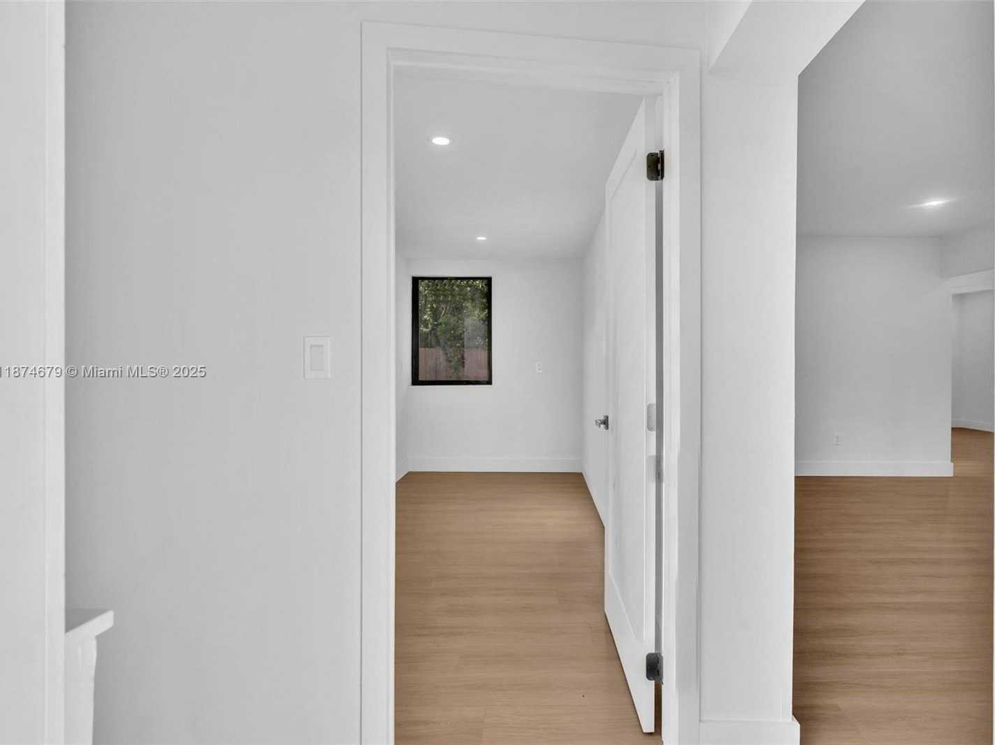 Small Image of 1123 NORTH EAST 1ST AVE #2, Fort Lauderdale Number 30