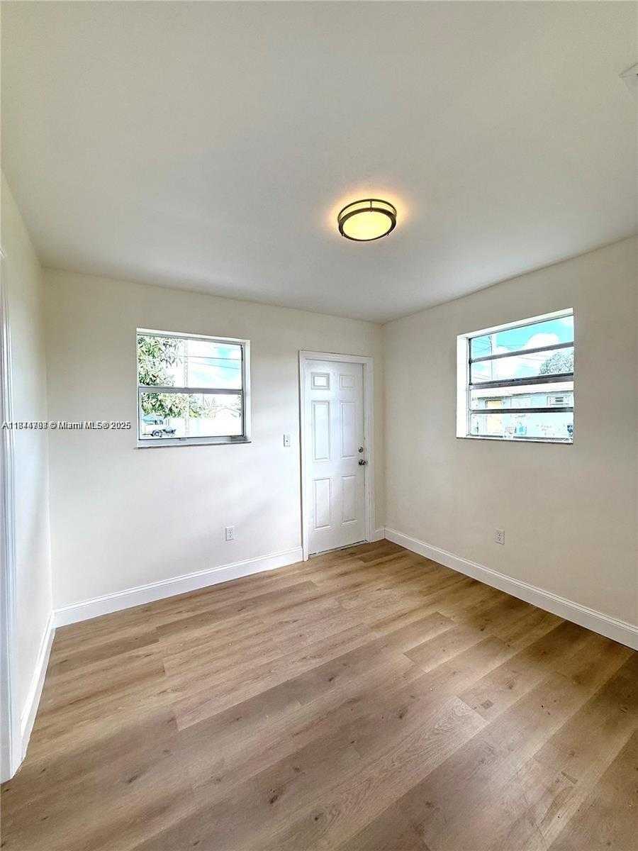 Small Image of Cutler Bay Number 5
