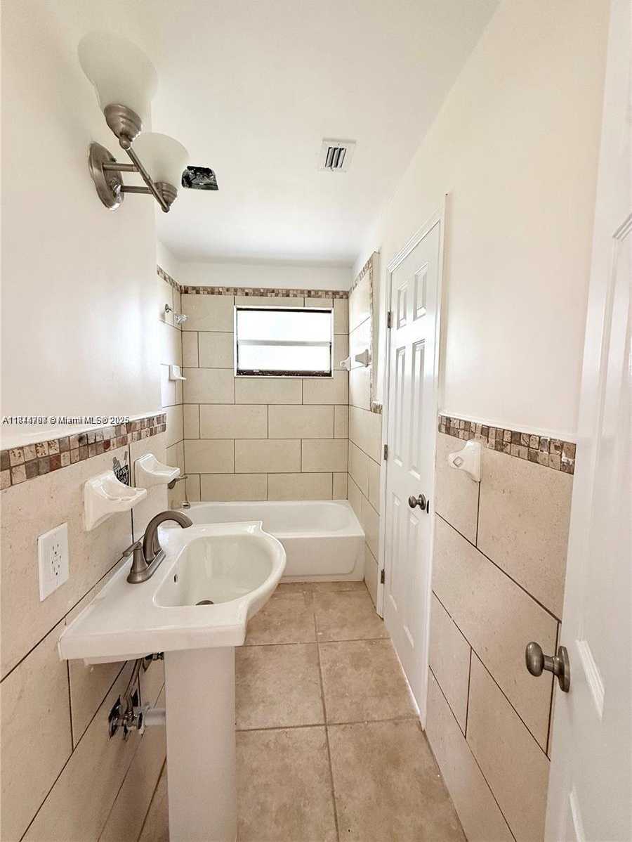 Small Image of Cutler Bay Number 8