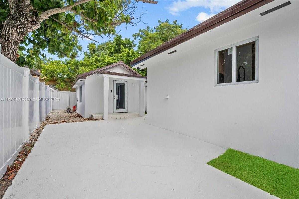 Small Image of 3389 NORTH WEST 14TH AVE #2, Miami Number 13