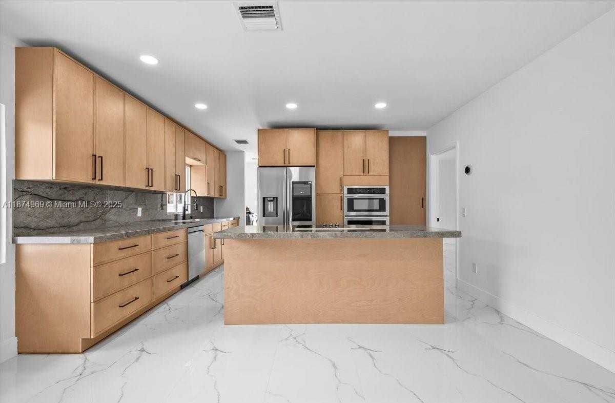 Small Image of 3389 NORTH WEST 14TH AVE #2, Miami Number 3
