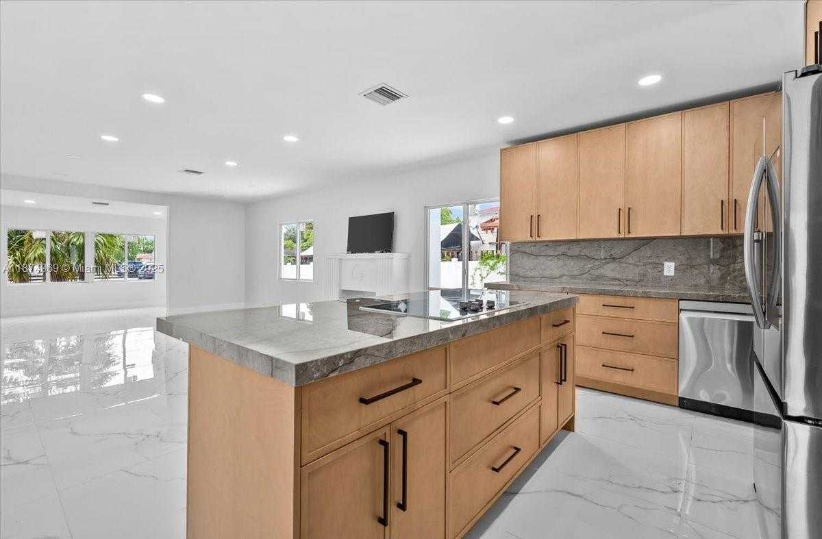 Small Image of 3389 NORTH WEST 14TH AVE #2, Miami Number 5
