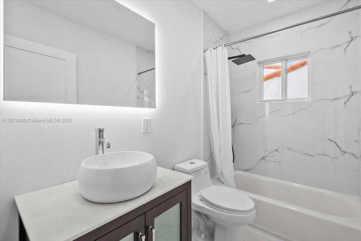 Small Image of 3389 NORTH WEST 14TH AVE #2, Miami Number 8
