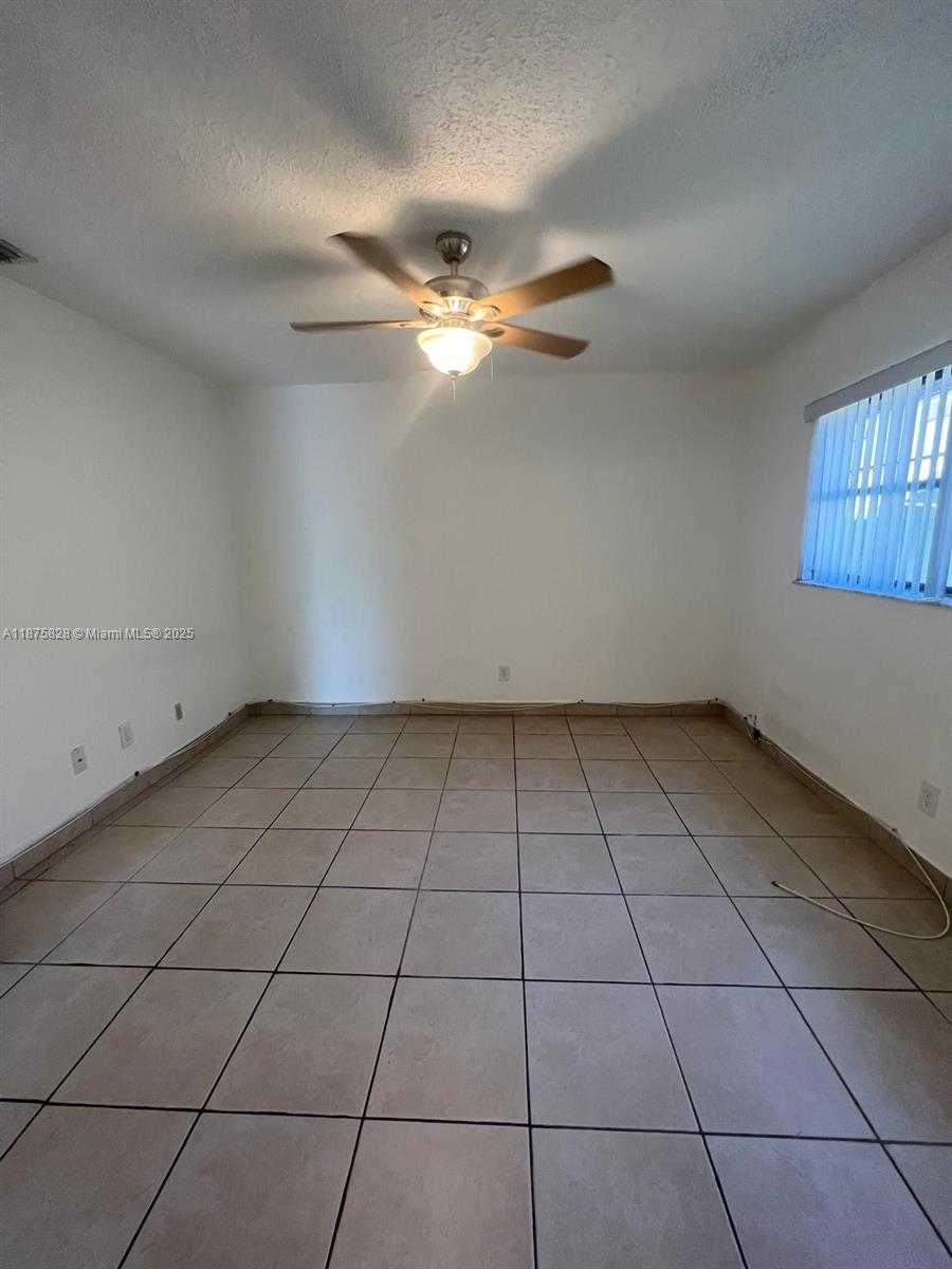 Small Image of 1670 HARDING ST, Hollywood Number 11