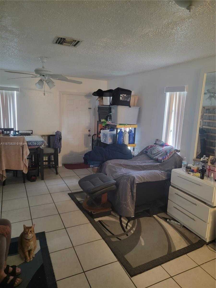 Small Image of 1670 HARDING ST, Hollywood Number 8