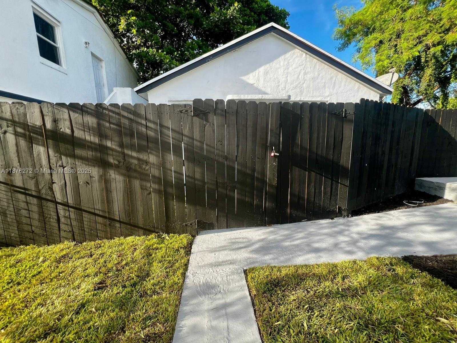 Small Image of 1601 NORTH WEST 50TH ST #2, Miami Number 11