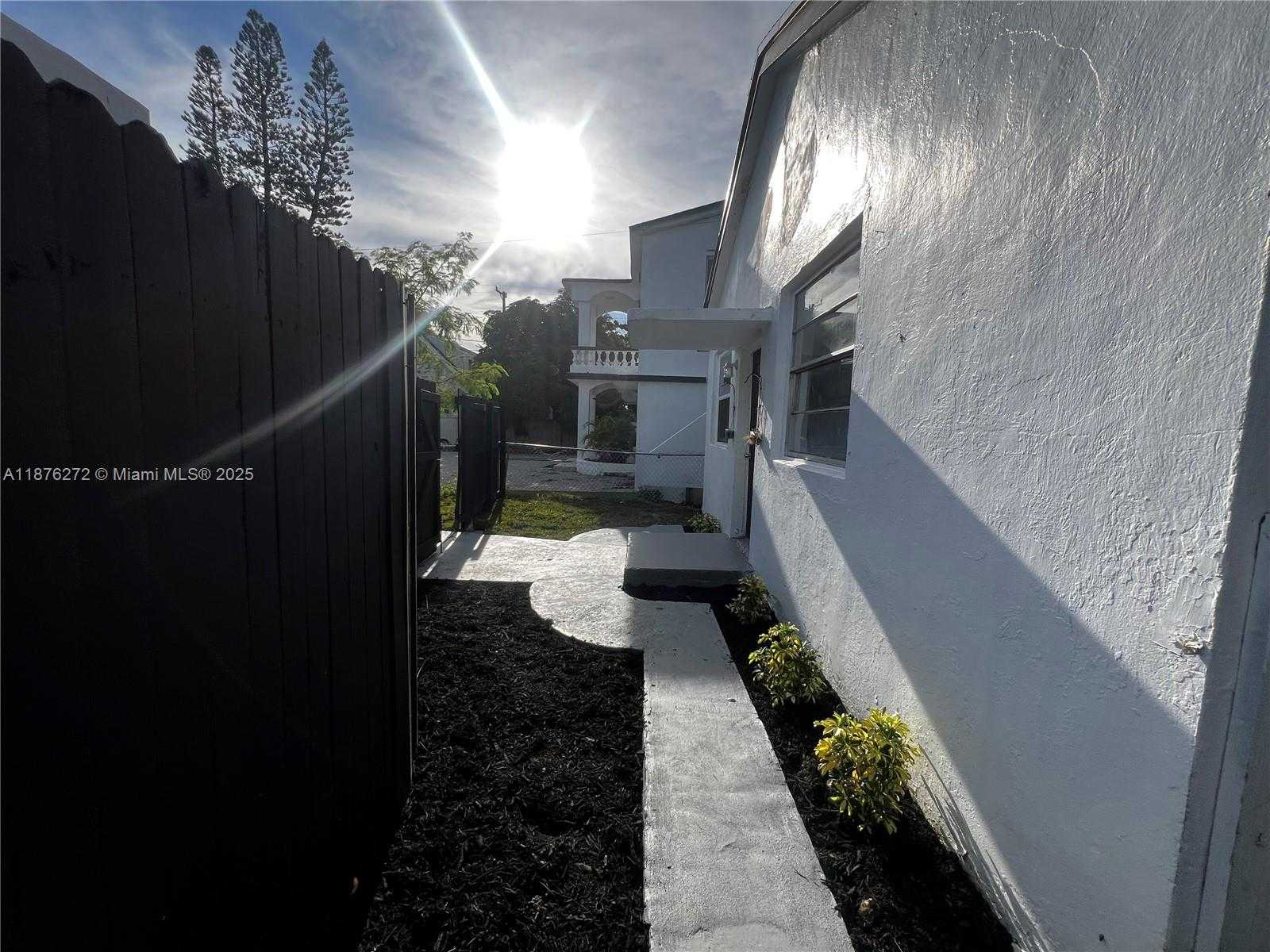 Small Image of 1601 NORTH WEST 50TH ST #2, Miami Number 14
