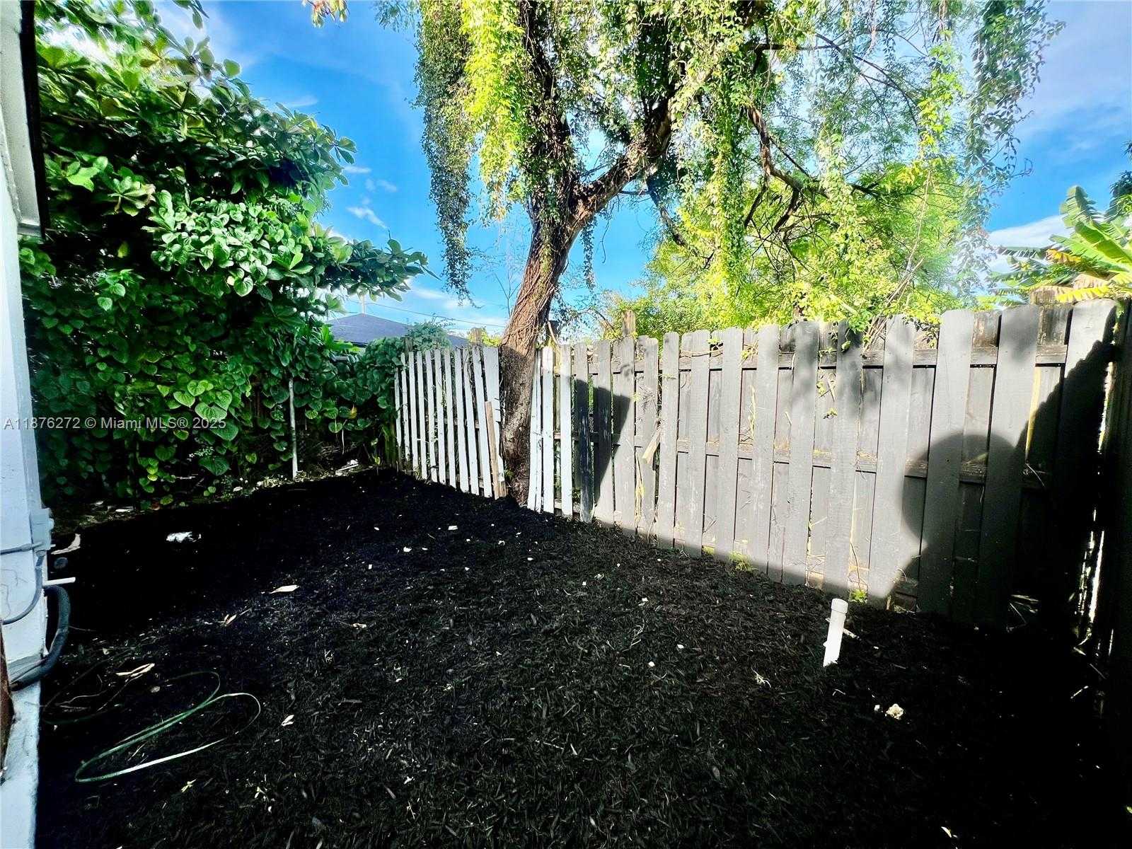 Small Image of 1601 NORTH WEST 50TH ST #2, Miami Number 18