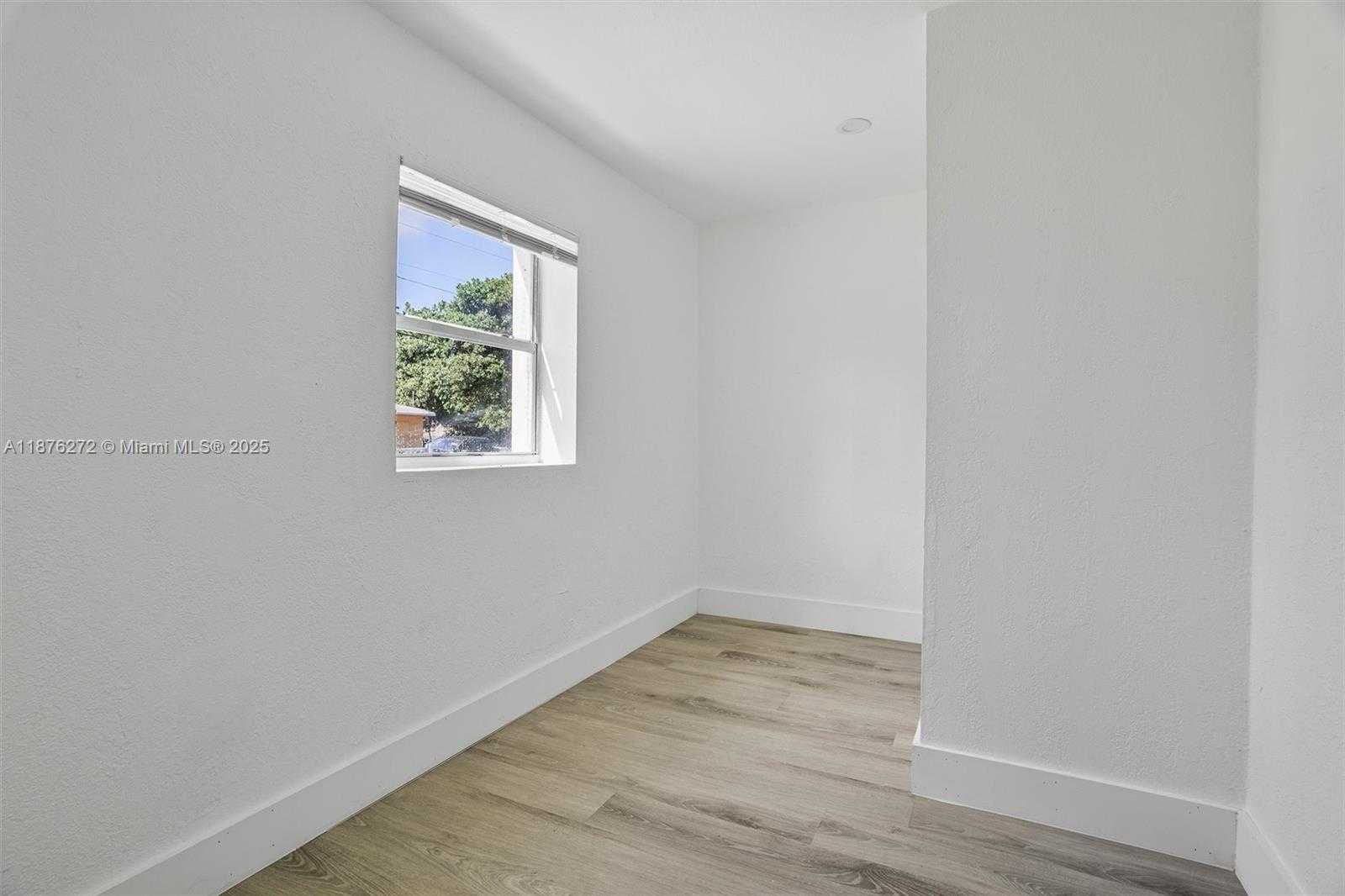 Small Image of 1601 NORTH WEST 50TH ST #2, Miami Number 22