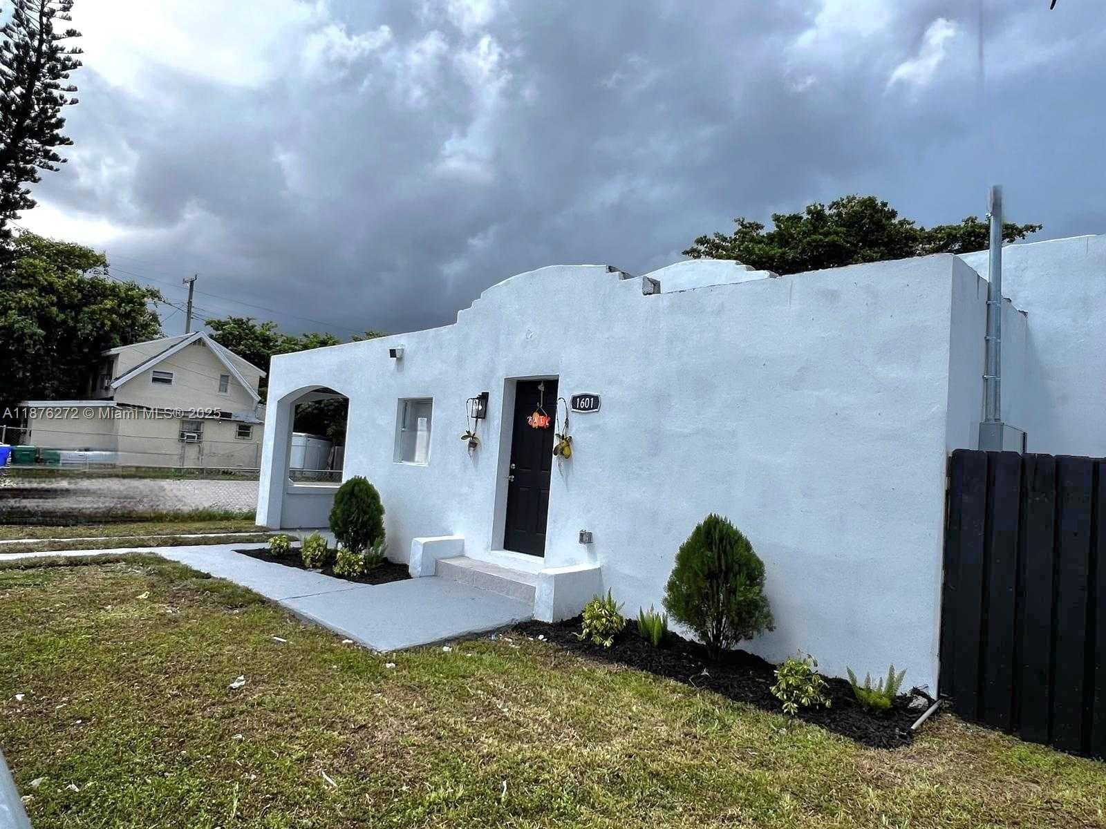 Small Image of 1601 NORTH WEST 50TH ST #2, Miami Number 4