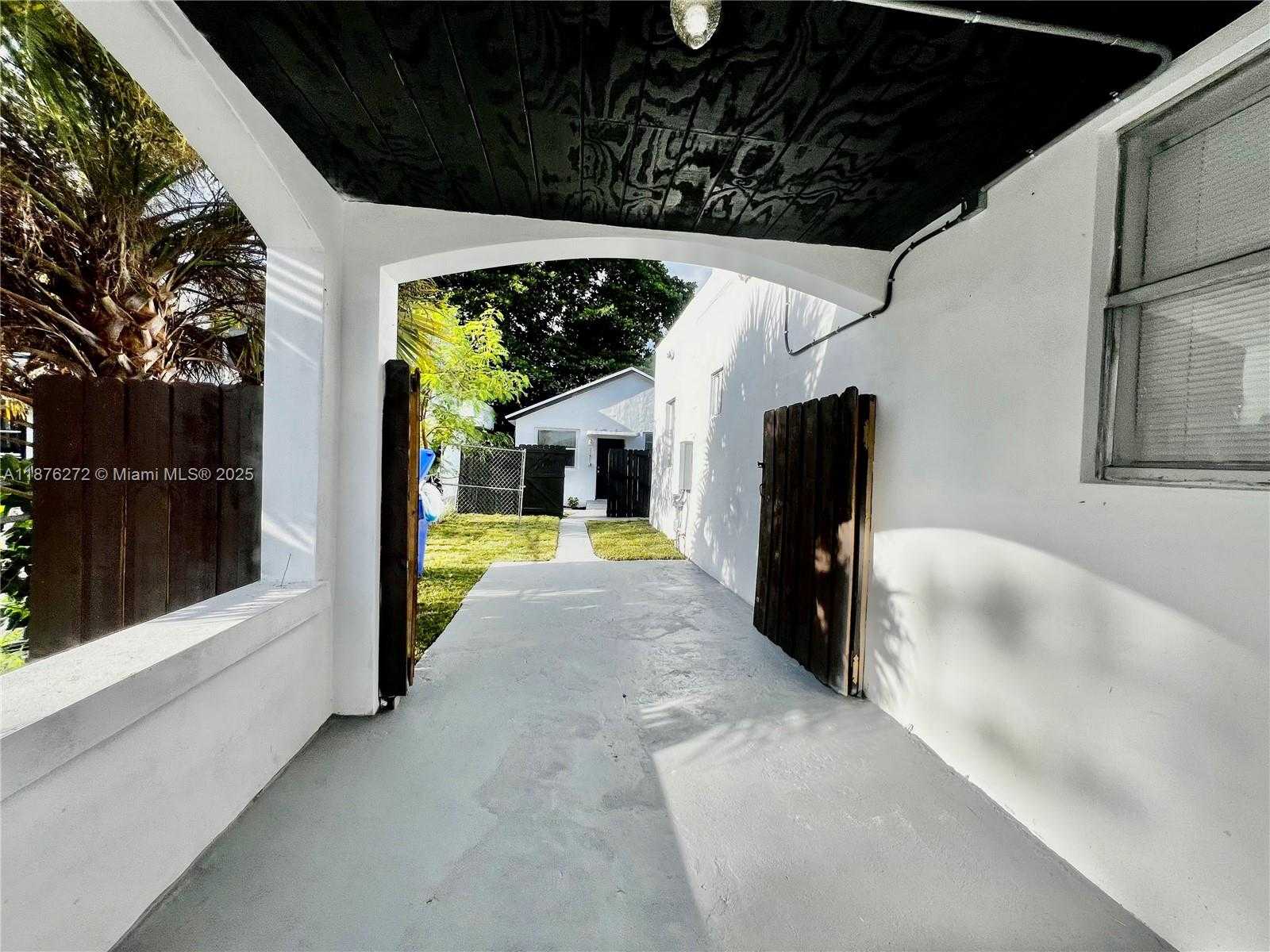 Small Image of 1601 NORTH WEST 50TH ST #2, Miami Number 9