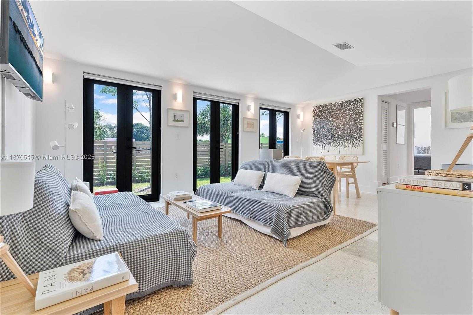 Small Image of 1076 NW 55th St, Miami, FL 33127, USA Number 12