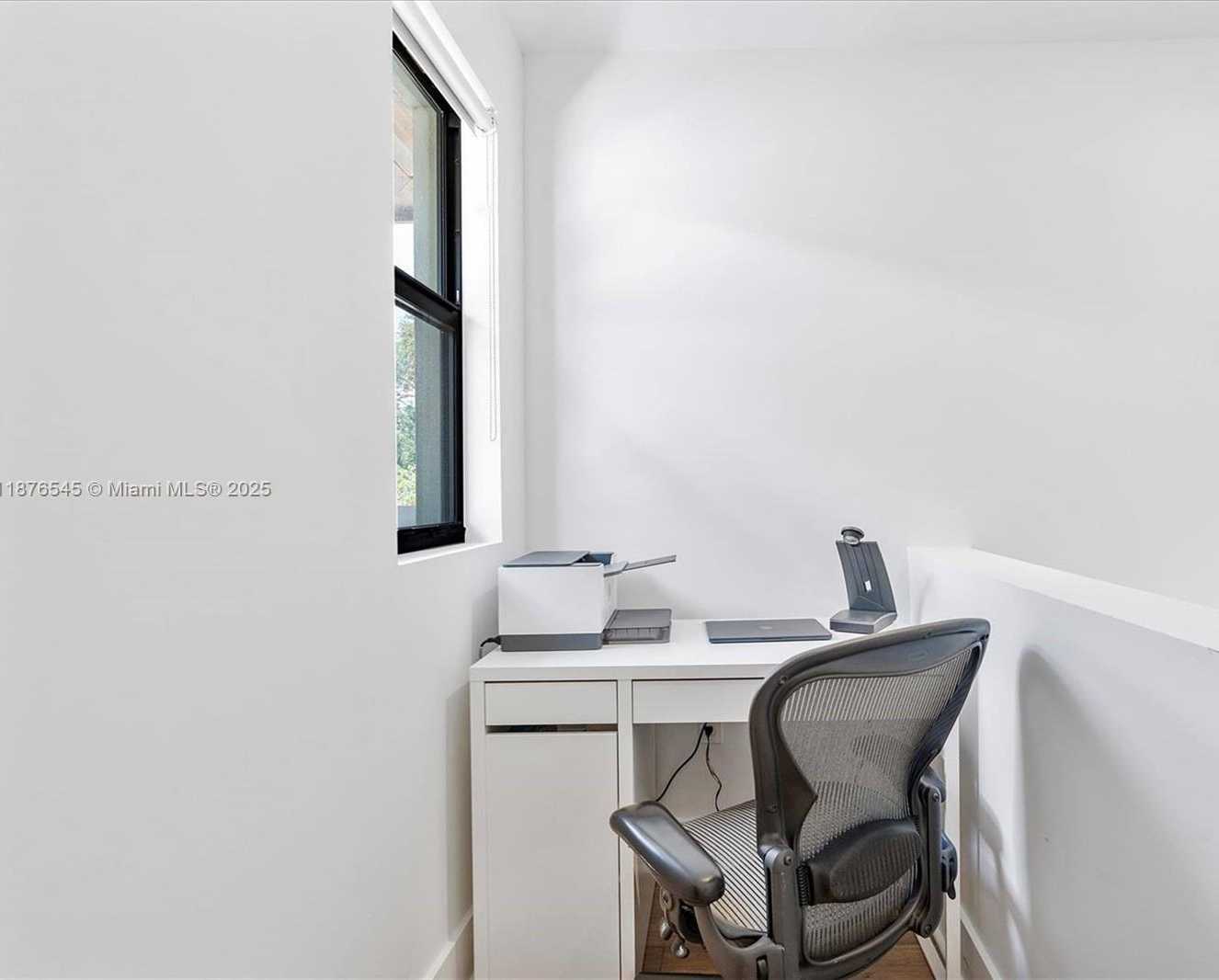 Small Image of 1076 NW 55th St, Miami, FL 33127, USA Number 44
