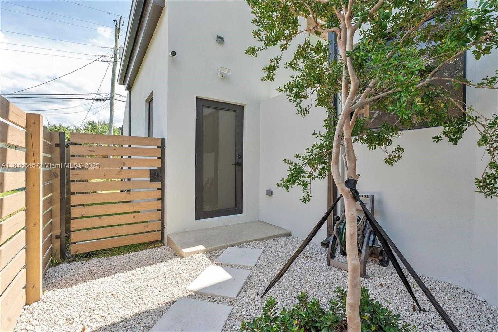 Small Image of 1076 NW 55th St, Miami, FL 33127, USA Number 7