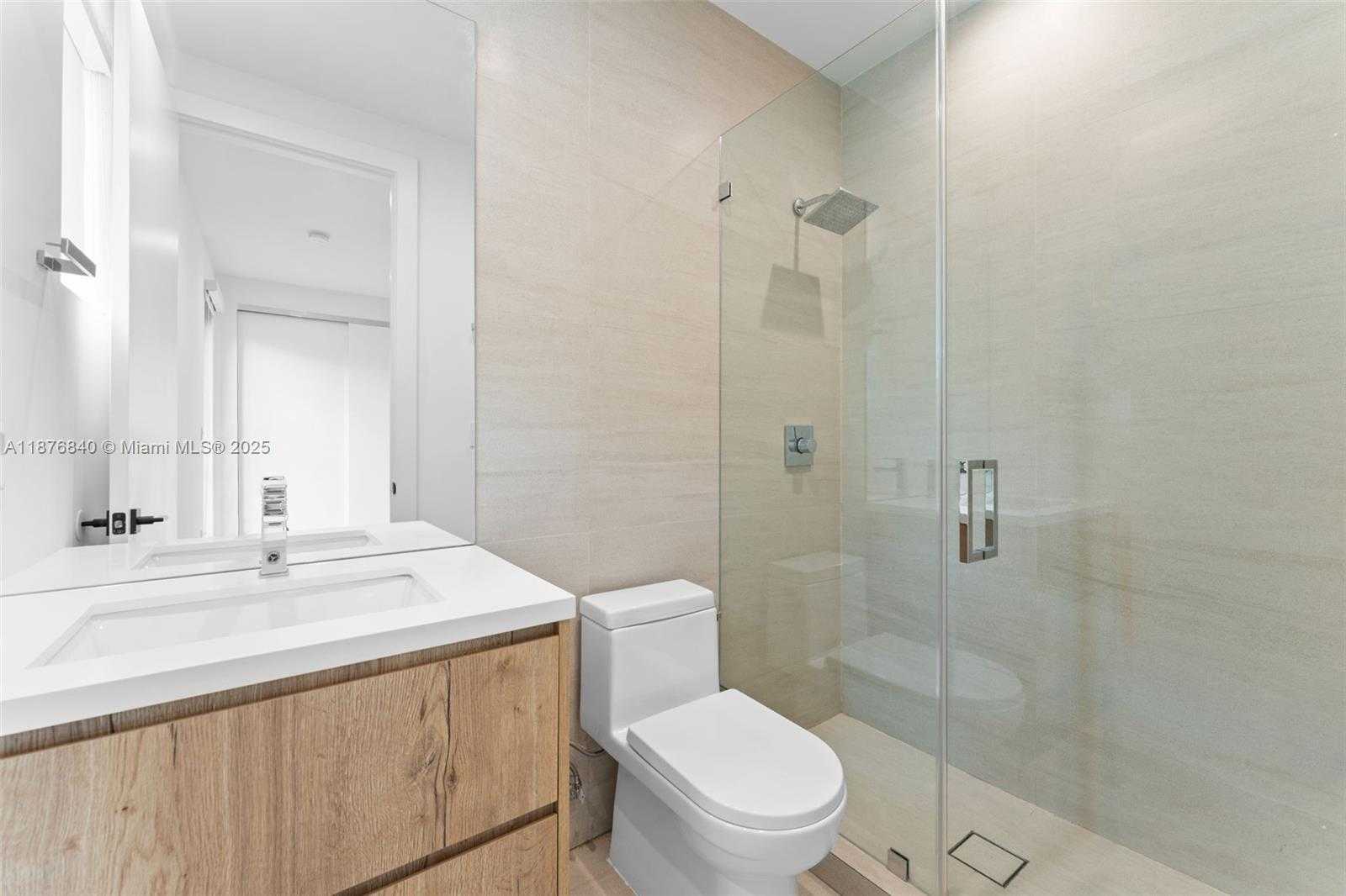 Small Image of 3130 PLAZA ST #2, Miami Number 27