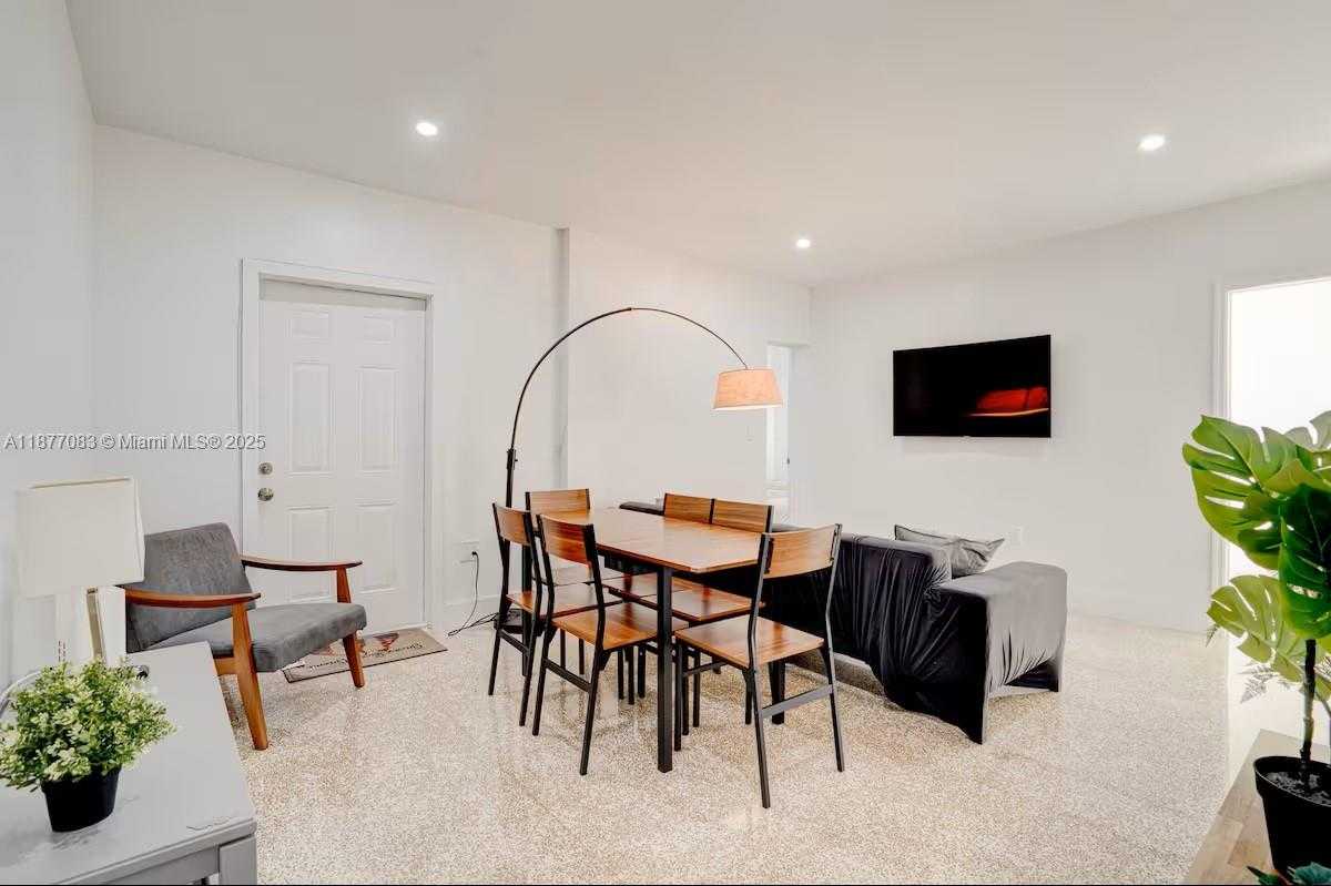 Small Image of Miami Number 11