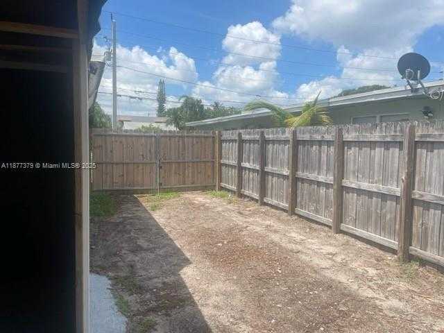 Small Image of 1041 NORTH EAST 35TH ST, Oakland Park Number 15
