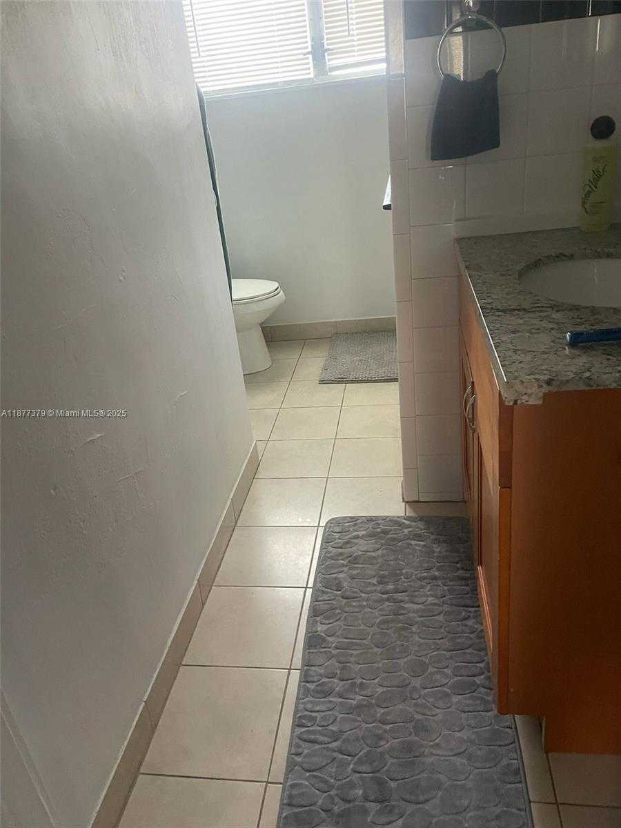 Small Image of 1041 NORTH EAST 35TH ST, Oakland Park Number 25