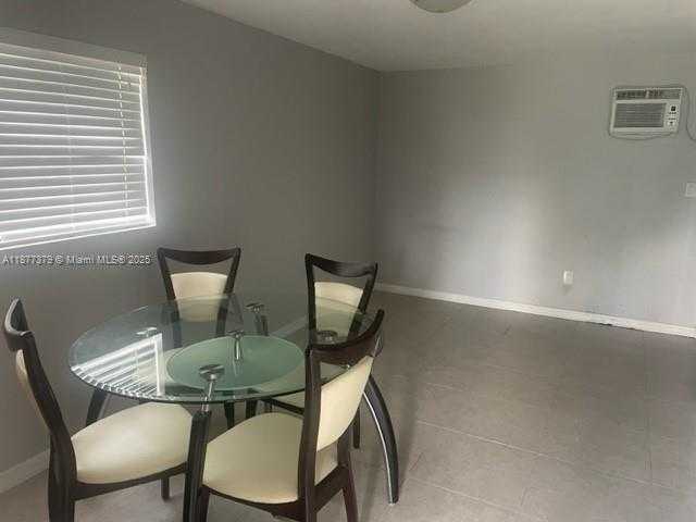 Small Image of 1041 NORTH EAST 35TH ST, Oakland Park Number 3