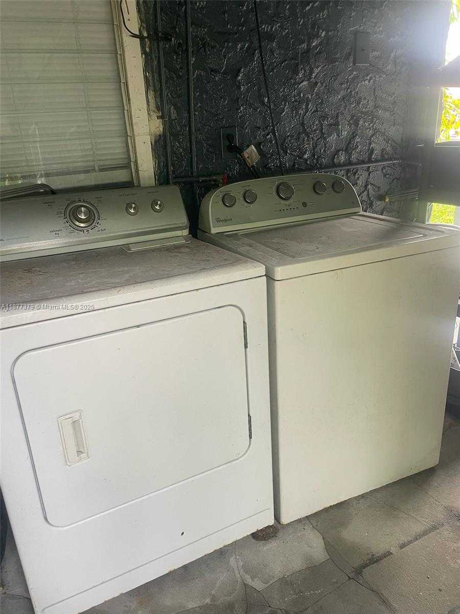 Small Image of 1041 NORTH EAST 35TH ST, Oakland Park Number 30