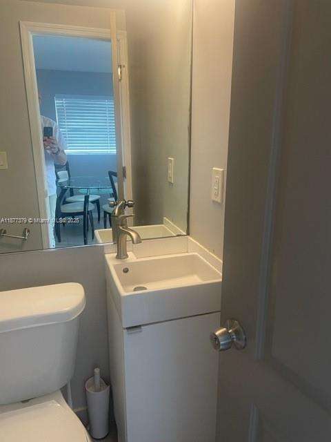 Small Image of 1041 NORTH EAST 35TH ST, Oakland Park Number 7