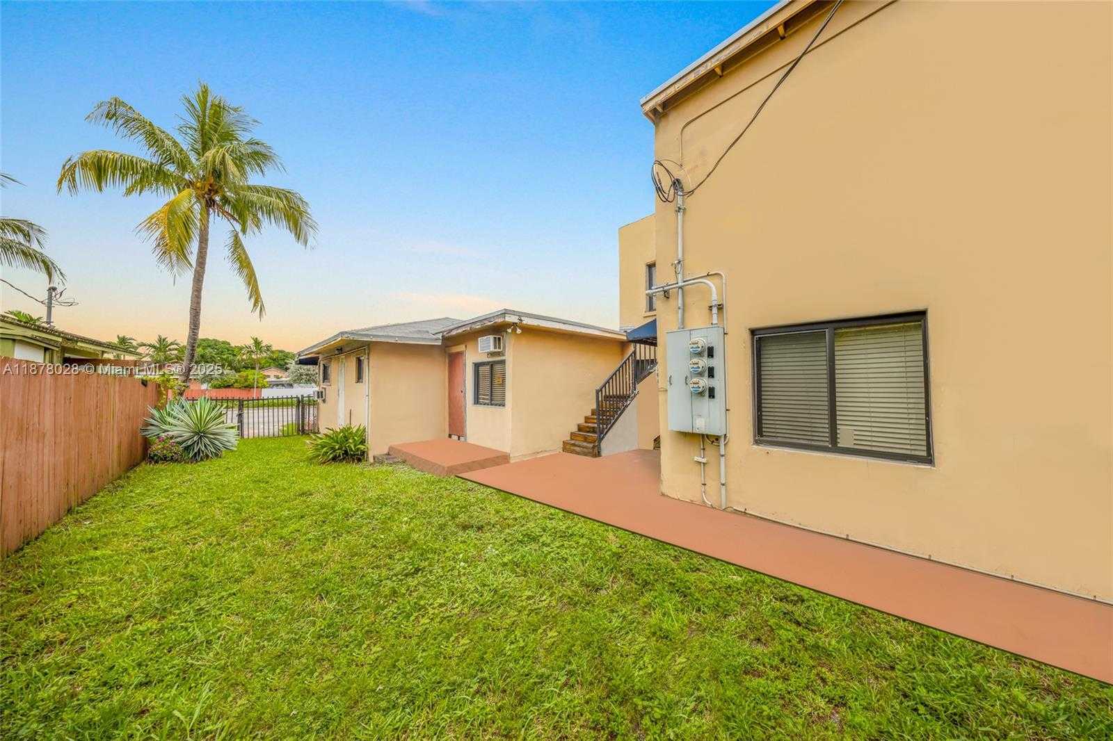 Small Image of 227 NORTH WEST 17TH AVE, Miami Number 3