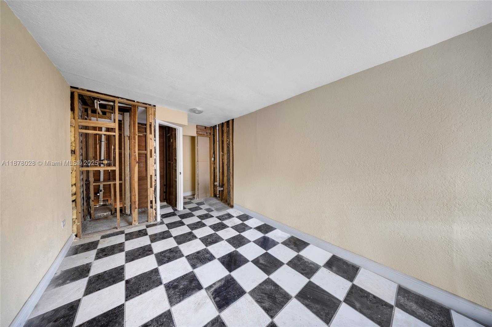 Small Image of 227 NORTH WEST 17TH AVE, Miami Number 8