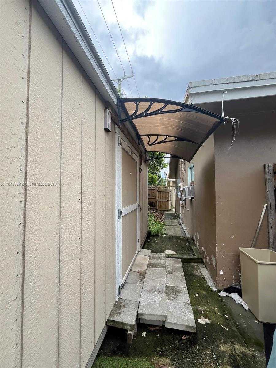 Small Image of 3830 NORTH EAST 15TH AVE #2, Pompano Beach Number 10