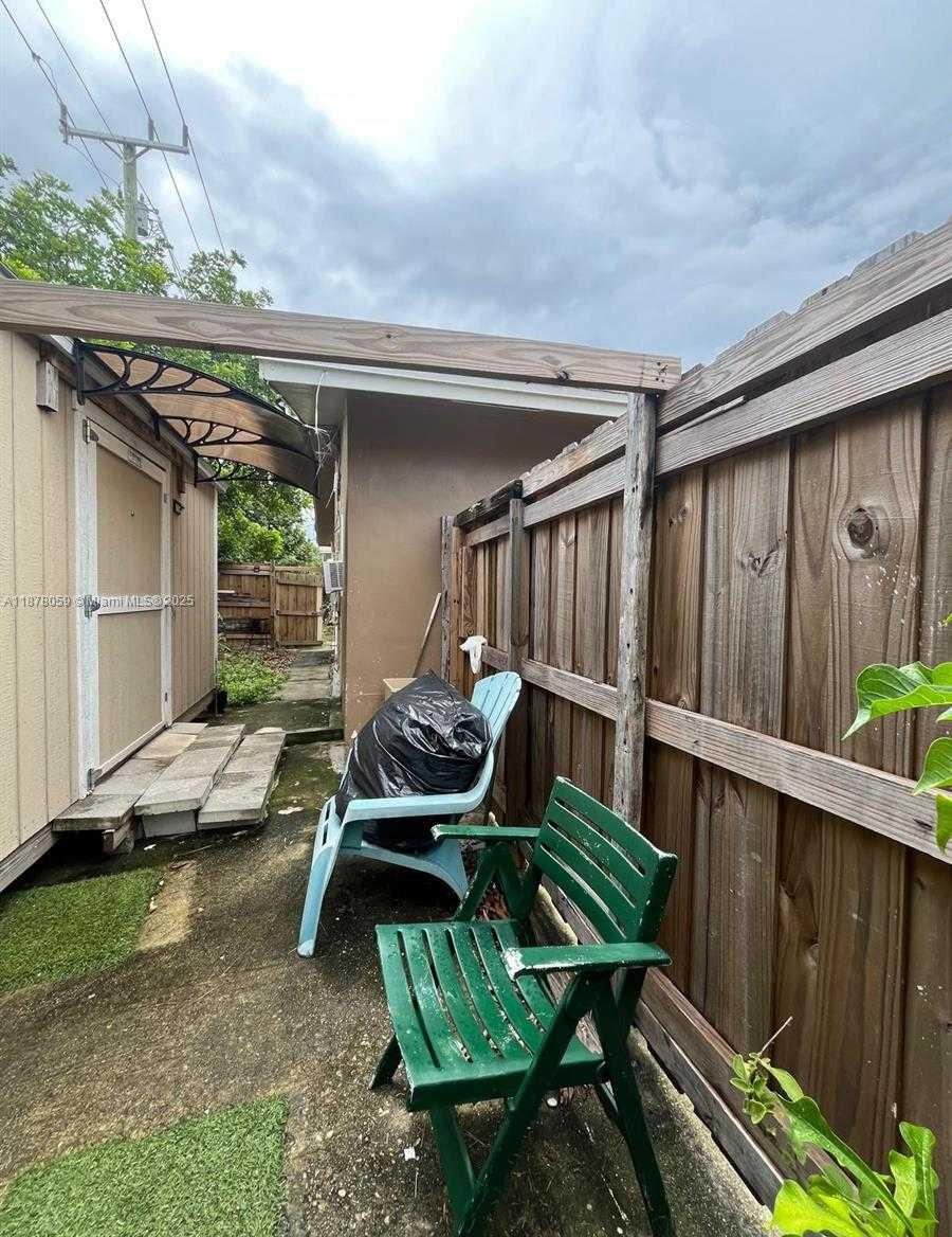 Small Image of 3830 NORTH EAST 15TH AVE #2, Pompano Beach Number 11